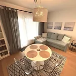 Jauna Teika Cosy 1bdr Apartment, Self Check-in דירה