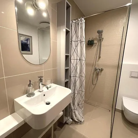 Апартаменти Jauna Teika Cosy 1bdr Apartment, Self Check-in